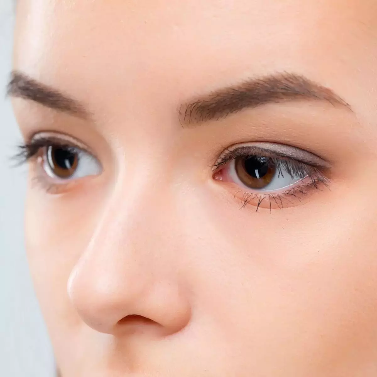 Apa itu Double Eyelid Surgery?
